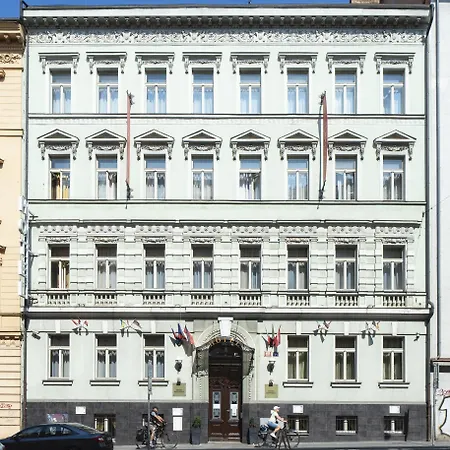 Otel Raffaello 4*